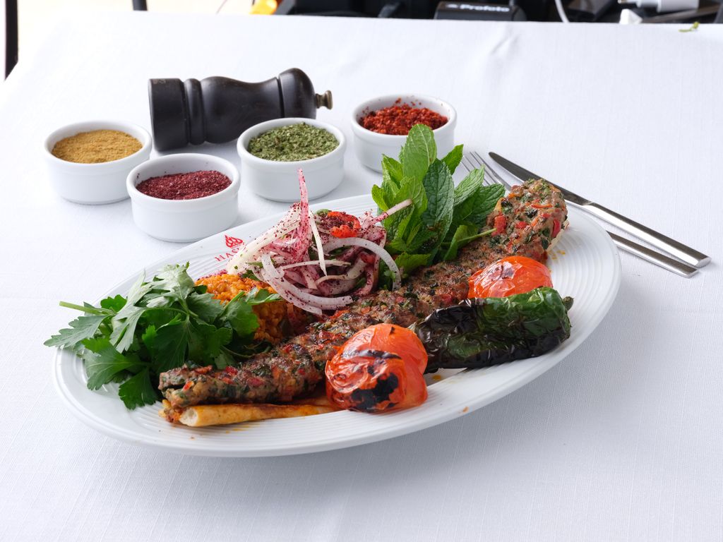 Sarımsaklı Beyti Kebab